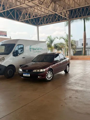 Chevrolet Vectra CD 2.2 16V / 2.0 16V Mec./aut. 1999