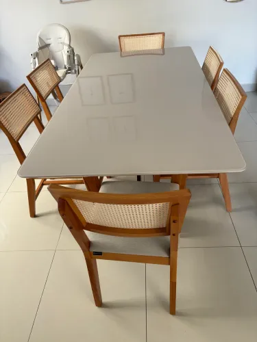 Conjunto mesa e cadeiras jantar