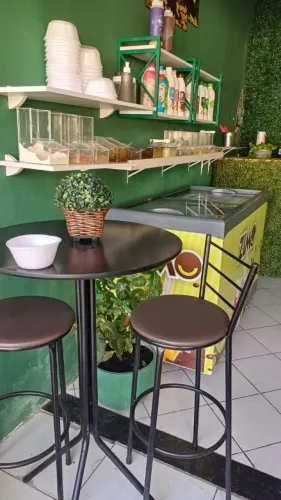 Oportunidade - Móveis e equipamentos para sorveteria