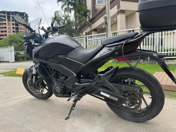 Dominar 400 Preta 2024