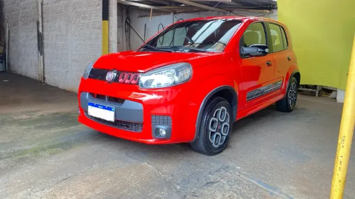Fiat Uno Sporting 1.4 EVO Fire Flex 8V 4P 2015
