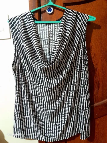 Blusa vintage geométrica