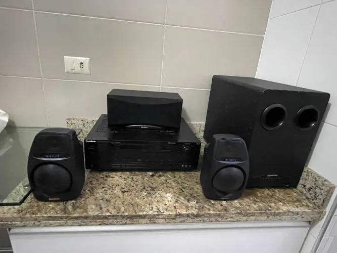 Conjunto de som  com Receiver DPR3OO DOLBY PRO-LOGIC