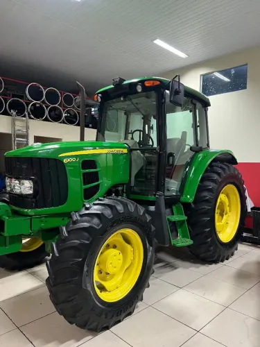 Jhon Deere 6100 J ano 2022