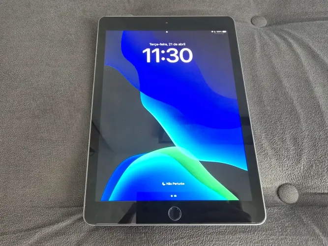 iPad 6ª geração 32GB, ótimo estado, bateria perfeita, sem riscos ou marcas - Apple iPad