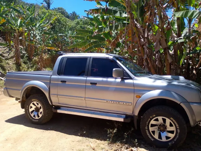 Mitsubishi L200 GLS 2.5 4X4 CD Diesel 2006
