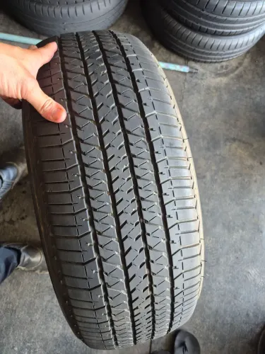 Um pneu 255/60/18 Bridgestone semi-novo para camionete (250 em 2× no ct