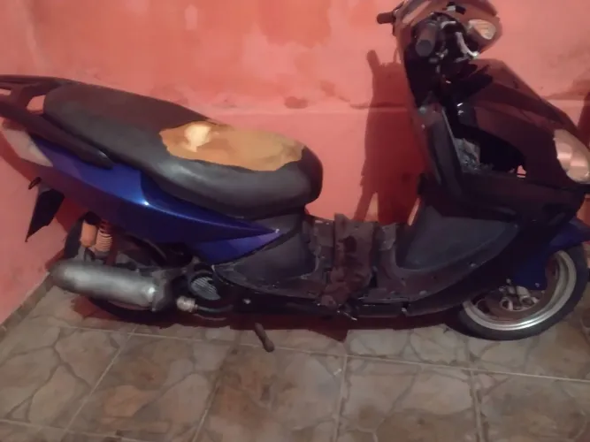 Vendo moto ? faltando algum reparo os interessados chamar no whatsapp *62 melo