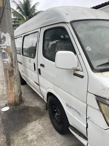 Jinbei Topic Escolar SL 2.2 8V/ 2.0 16V 4P 2012