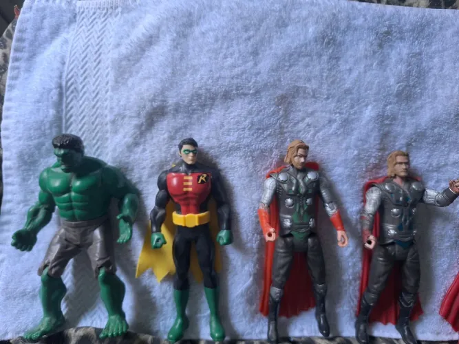 Bonecos super herois variados 