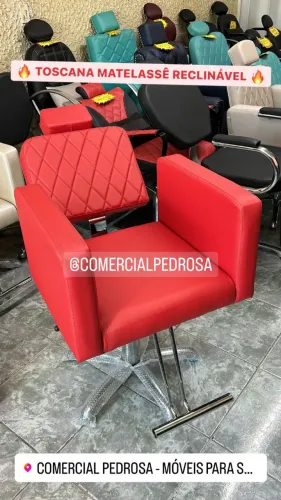 Cadeira Hidráulica Reclinável Matelassê Vermelha para Maquiagem Barbearia Novo