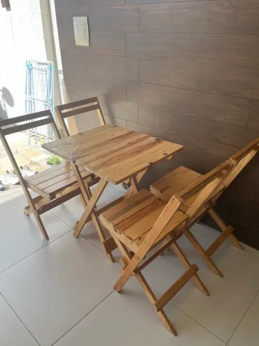 Mesa com cadeiras