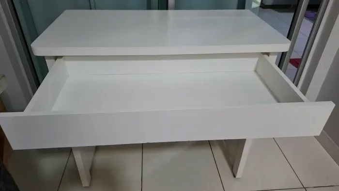 Escrivaninha (com gaveta)