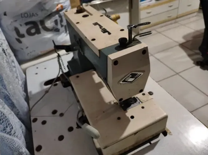 Máquina de costura Galoneira 
