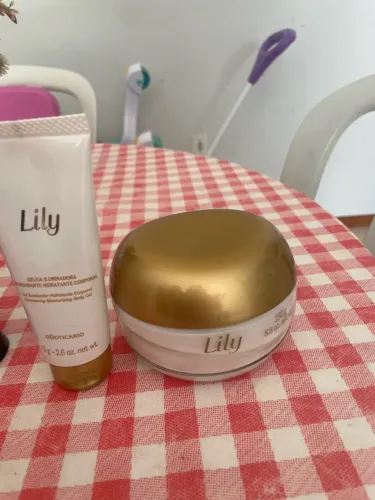 Kit de creme lily o Boticario 