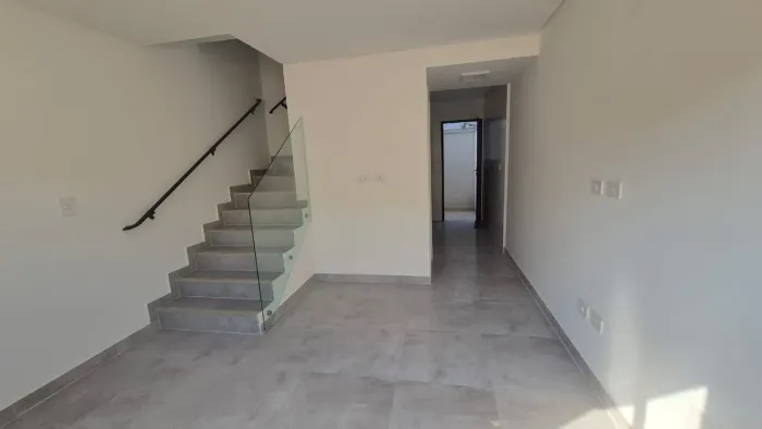 Sobrado com 2 dormitórios para alugar, 55 m² por R$ 2.190,00/mês - Vila Antártica - Praia