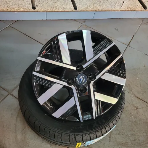 Rodas do Fiat strada Aro 15