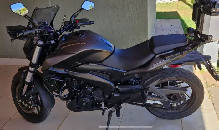 Dominar 400 preta