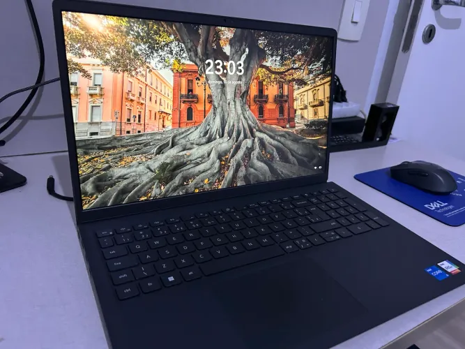 Notebook Dell Inspiron 15 3520 - Core i5 16GB RAM