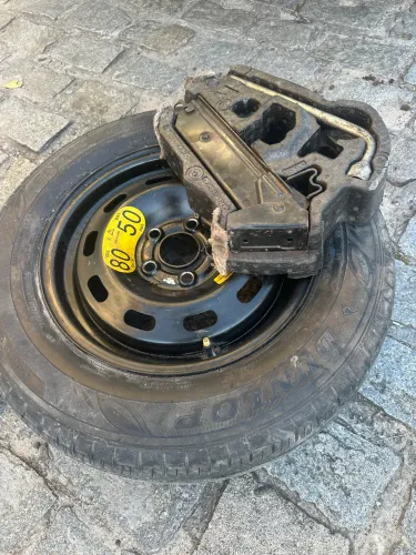 Jante 14 e macaco com chave de roda volkswagen