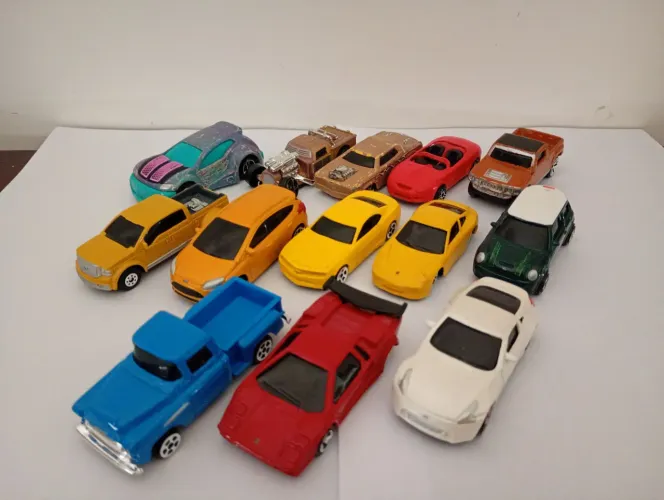 Maisto - Lote Miniaturas Diversas 1/64