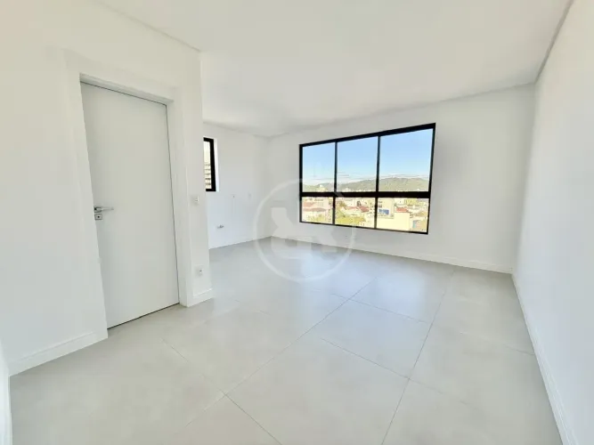 Apartamento com 1 Dormitório, Sacada e 1 Vaga à Venda no Centro de Blumenau/SC