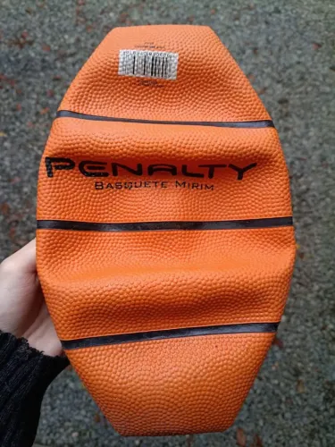 Vendo bola de basquete nova