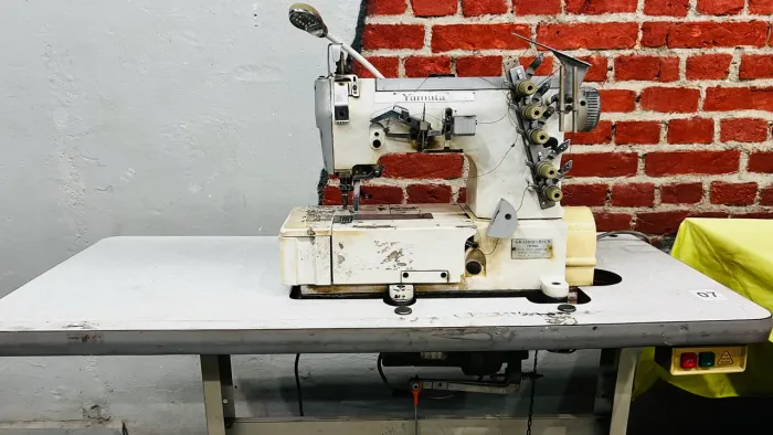 Máquina costura Industrial Galoneira Yamata GK31016 - 01CB