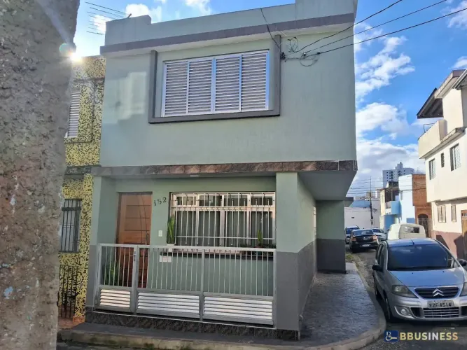 Casa à venda com 3 Quartos | 2 Banheiros - Santa Terezinha Santo André/SP