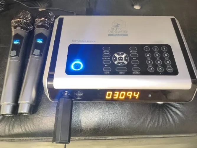 Videokê Pro 750 - 1139 Músicas + 2418 Créditos - Melhor Aparelho Karaokê em 10x s/ juros