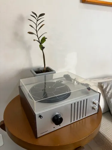 Toca-discos Crosley  com e AM/FM
