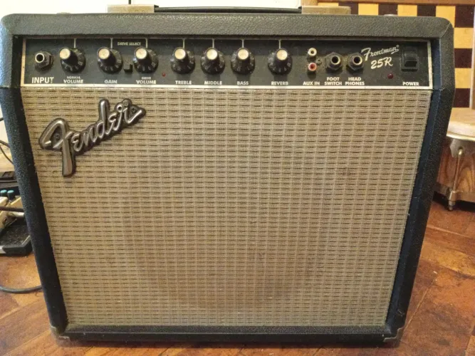Fender Frontman 25R - Amplificador para Guitarra