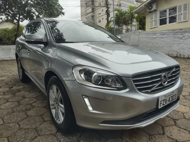 Volvo XC 60 T-5 Kinetic 2.0 245cv FWD 5P 2017
