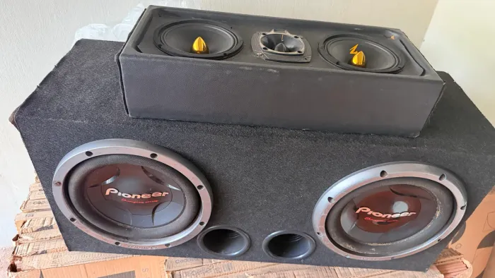 Som automotivo completo à venda ?