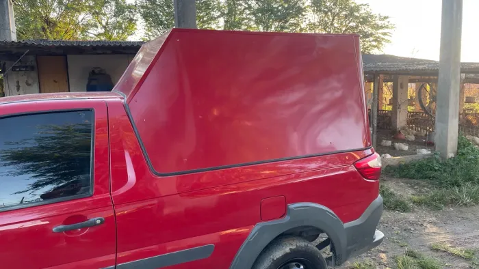 Capota alta da Fiat Strada