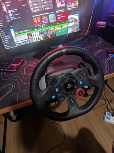 Volante Logitech g29, acompanha o câmbio original e um câmbio Scania