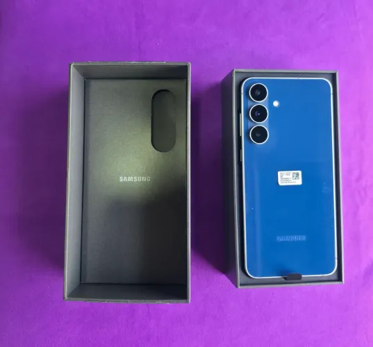 Samsung S25 FE impecável (novo)