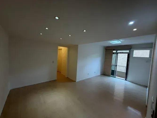 Imóvel para aluguel possui 84 metros quadrados com 2 quartos em Vila Isabel - Rio de Janei