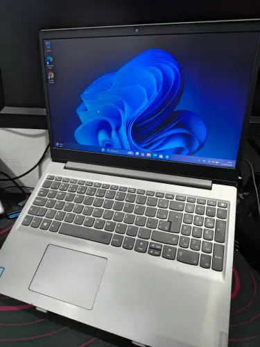 Notebook Lenovo i5 de 8° Geração tela de 15.6 polegadas