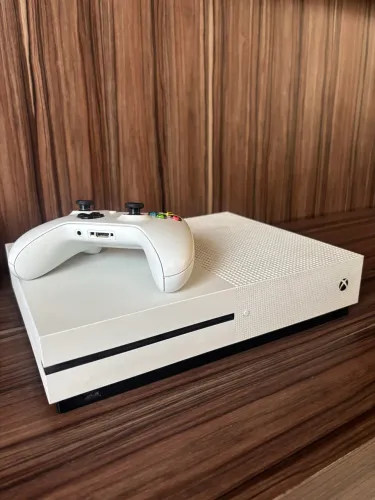 Vendo Xbox one S 1TB
