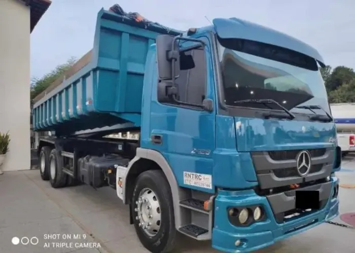 Atego 2426 2014 6x2 Caçamba basculante