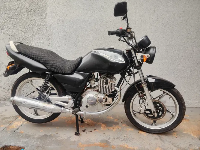 Vendo ou troco Suzuki YES 125 R$ 2500