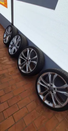 Jogo de rodas audi aro 20 + pneus