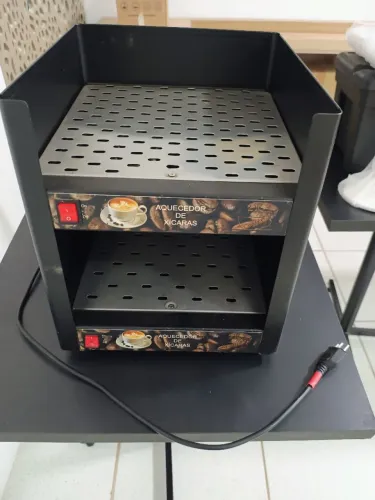 Aquecedor de xícara duplo. Até 24 xícaras.