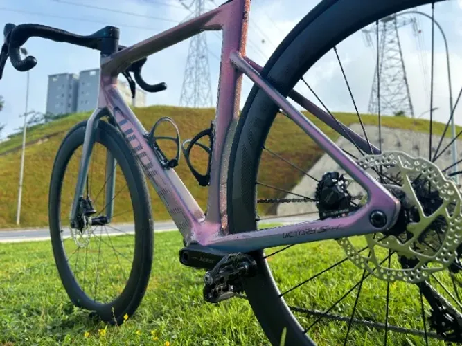 Bicicleta Speed Sunpeed Victory Sport Full Carbono Tam. L (56) Shimano 105 Roda de Carbono