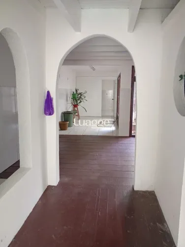 Excelente oportunidade de locação de casa comercial desocupada no bairro Florest