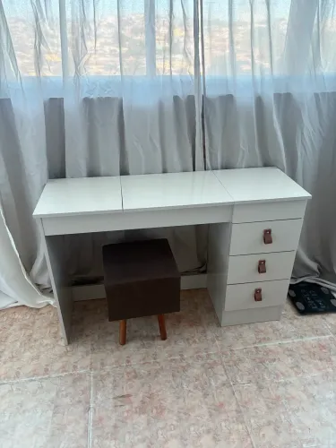 Pentadeira Escrivaninha Gamer Isa New 3 gavetas Espelho E Gaveta Com Colmeia - Off White