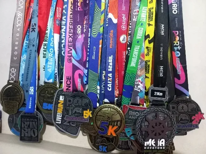 Vendo medalhas de corridas de rua