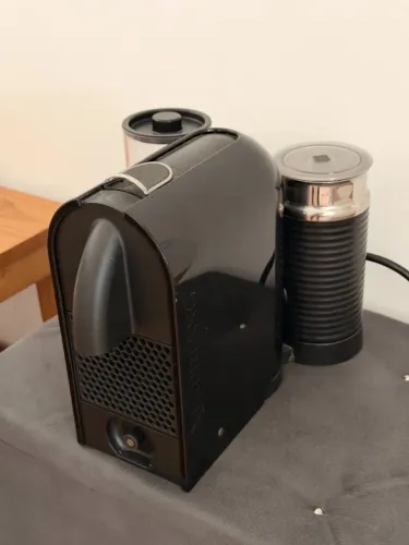 Cafeteira Nespresso U milk com Aeroccino