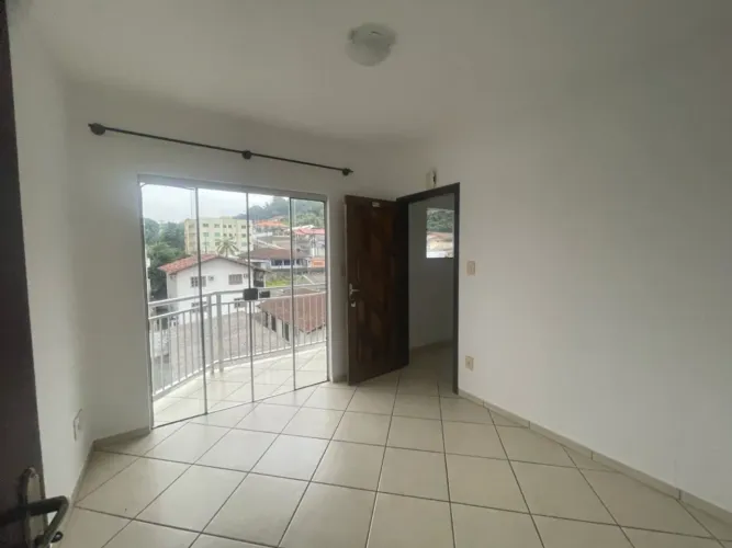 Apartamento com 2 quartos para alugar por R$ 1600.00, 60.00 m2 - VIEIRAS - JARAGUA DO SUL/